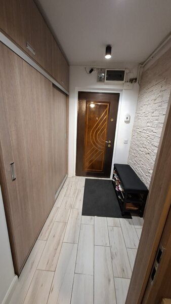 Iasi, Podu Ros, apartament 2 camere complet renovat, 53 mp, etaj 1/10