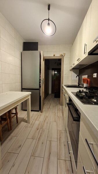 Iasi, Podu Ros, apartament 2 camere complet renovat, 53 mp, etaj 1/10