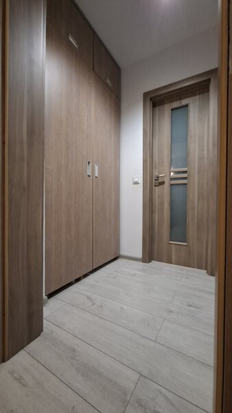 Iasi, Podu Ros, apartament 2 camere complet renovat, 53 mp, etaj 1/10