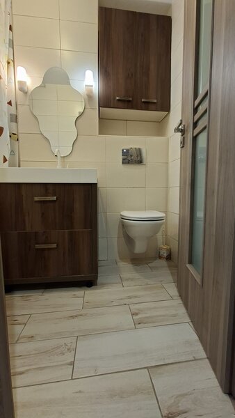 Iasi, Podu Ros, apartament 2 camere complet renovat, 53 mp, etaj 1/10