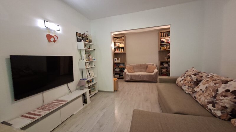 Iasi, Podu Ros, apartament 2 camere complet renovat, 53 mp, etaj 1/10